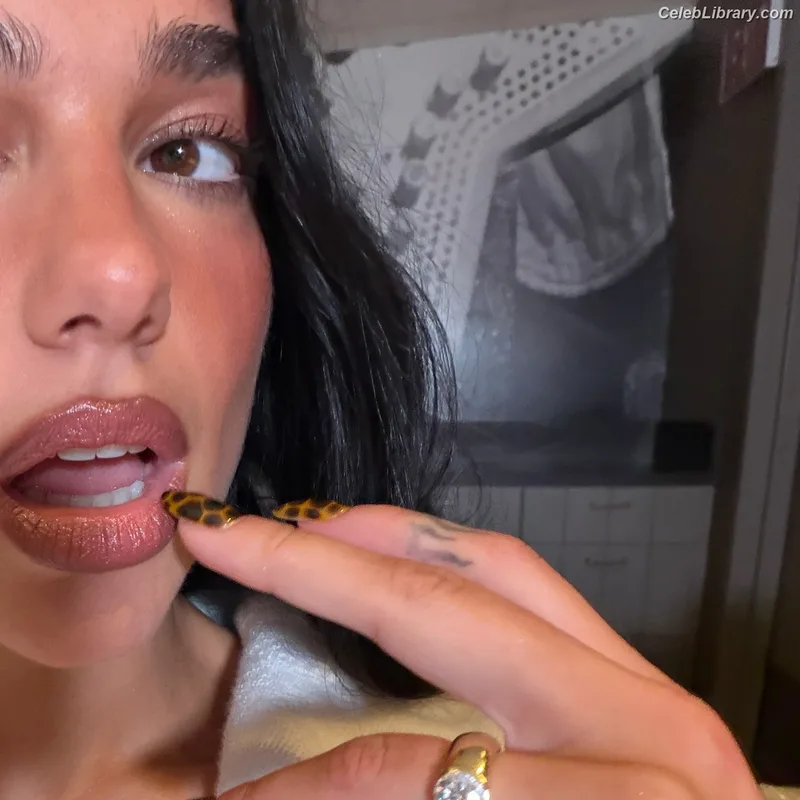Dua Lipa photo 6 of 7804