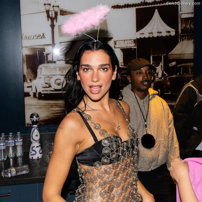 Dua Lipa photo 9 of 7804