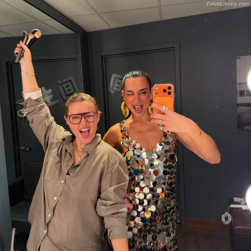 Dua Lipa photo 11 of 7804