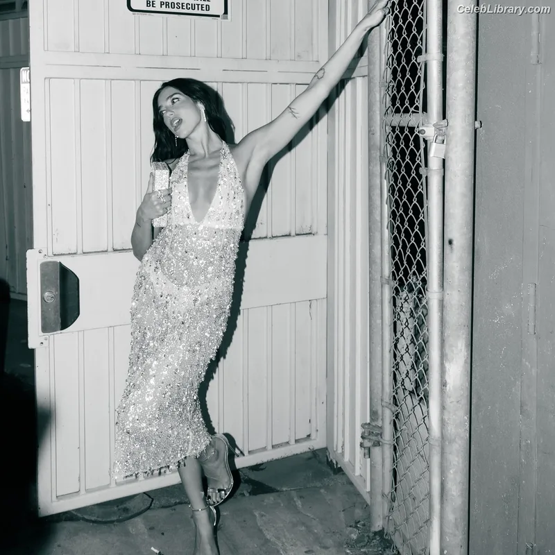 Dua Lipa photo 14 of 7804