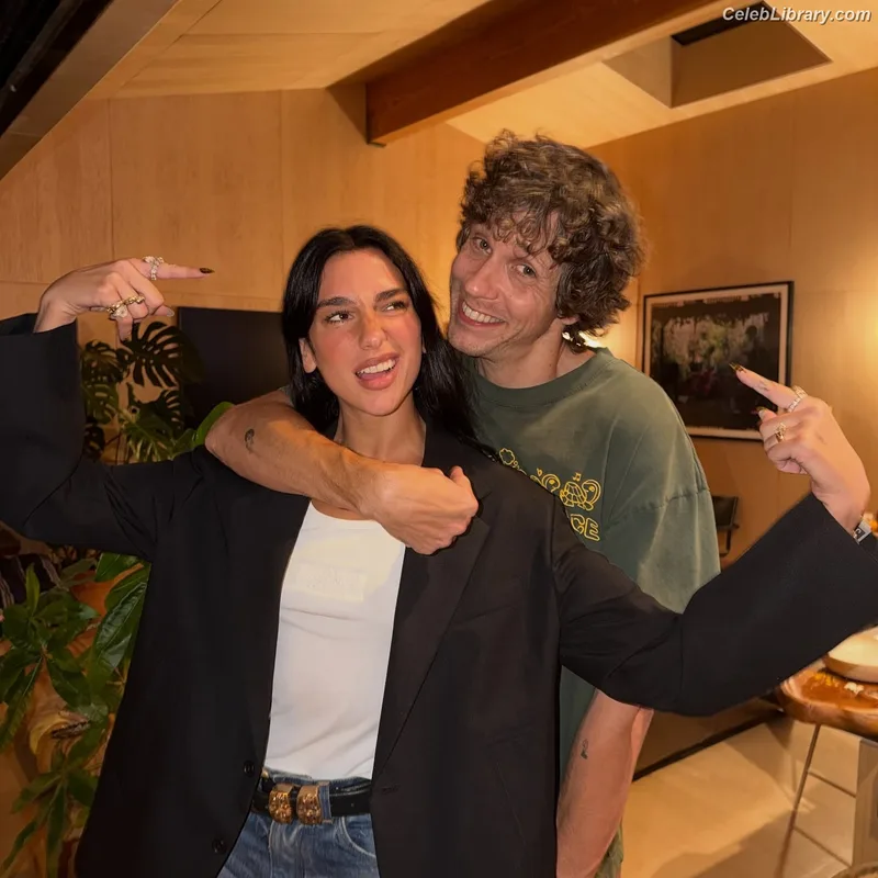 Dua Lipa photo 15 of 7804
