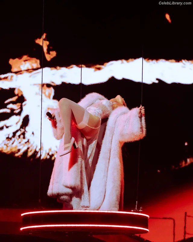 Dua Lipa photo 18 of 7804