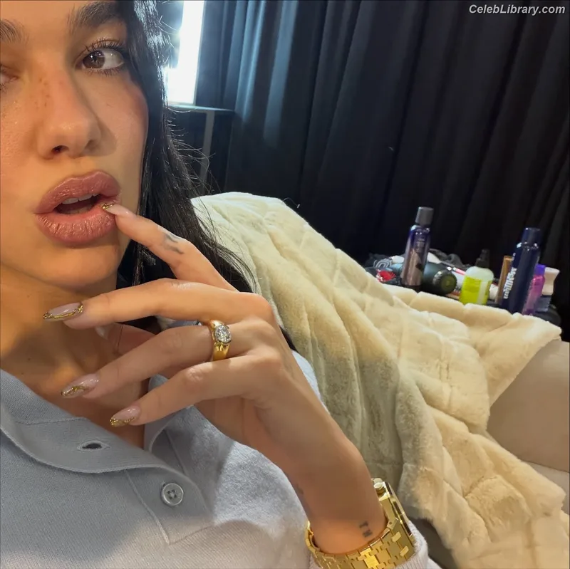 Dua Lipa photo 7 of 7804