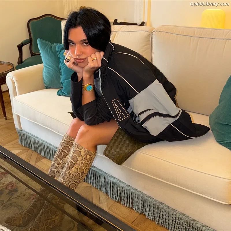 Dua Lipa photo 8 of 7804