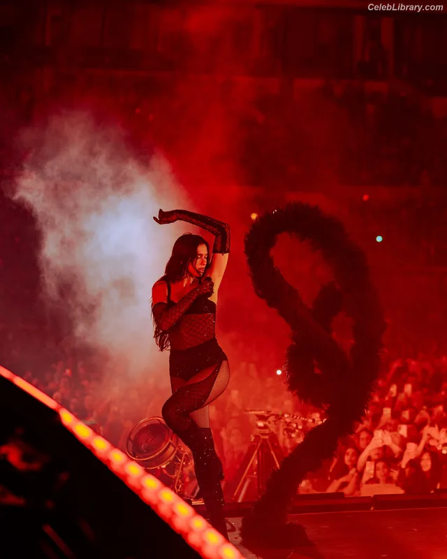 Dua Lipa photo 8 of 7804
