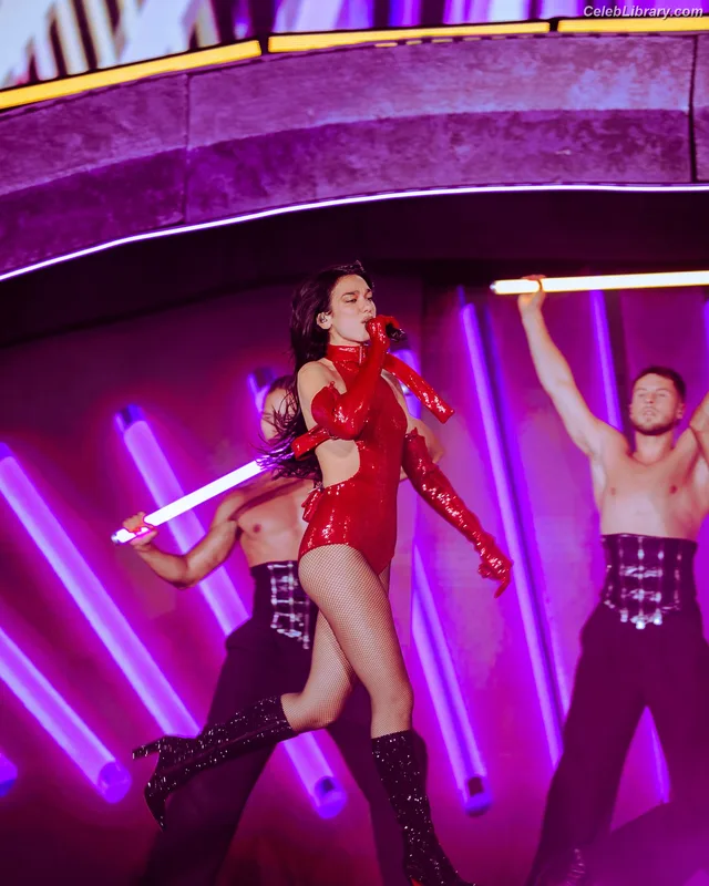 Dua Lipa photo 9 of 7804
