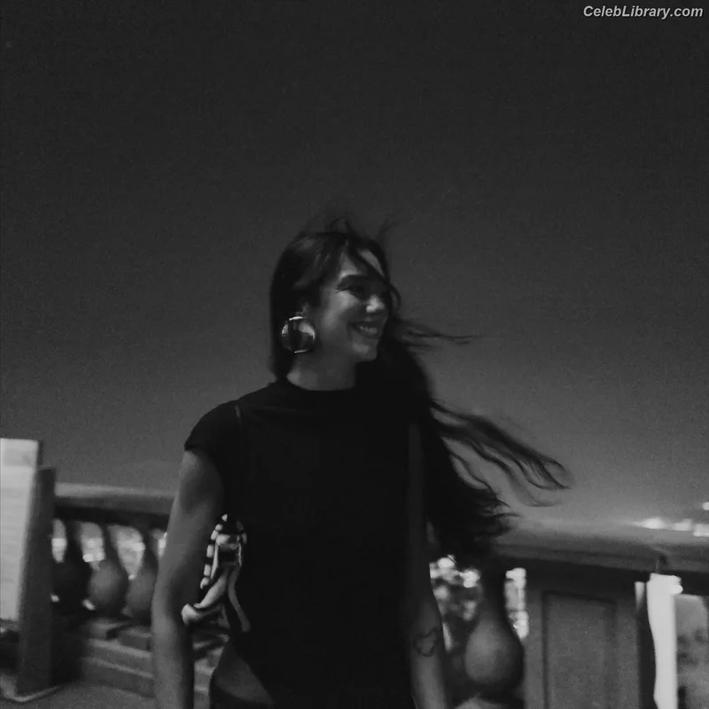 Dua Lipa photo 12 of 7804