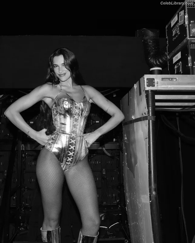 Dua Lipa photo 20 of 7804
