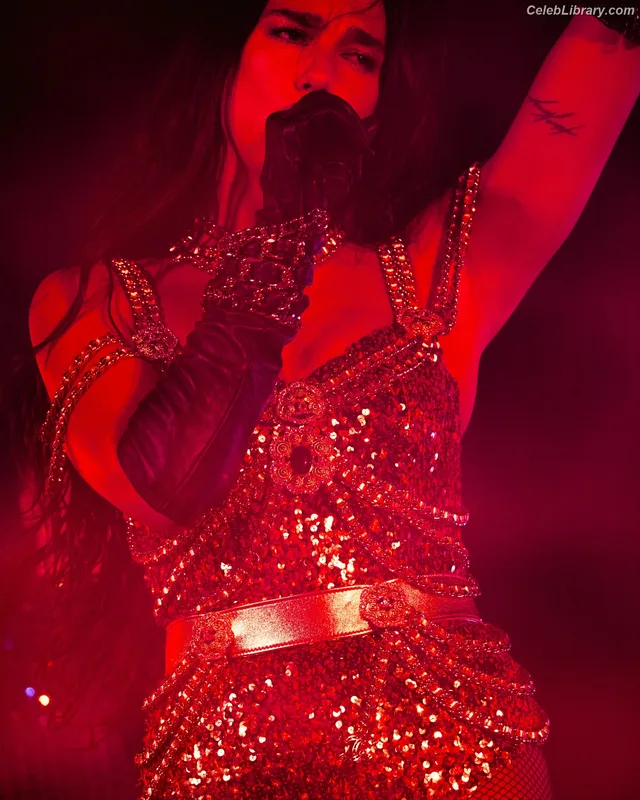 Dua Lipa photo 10 of 7804