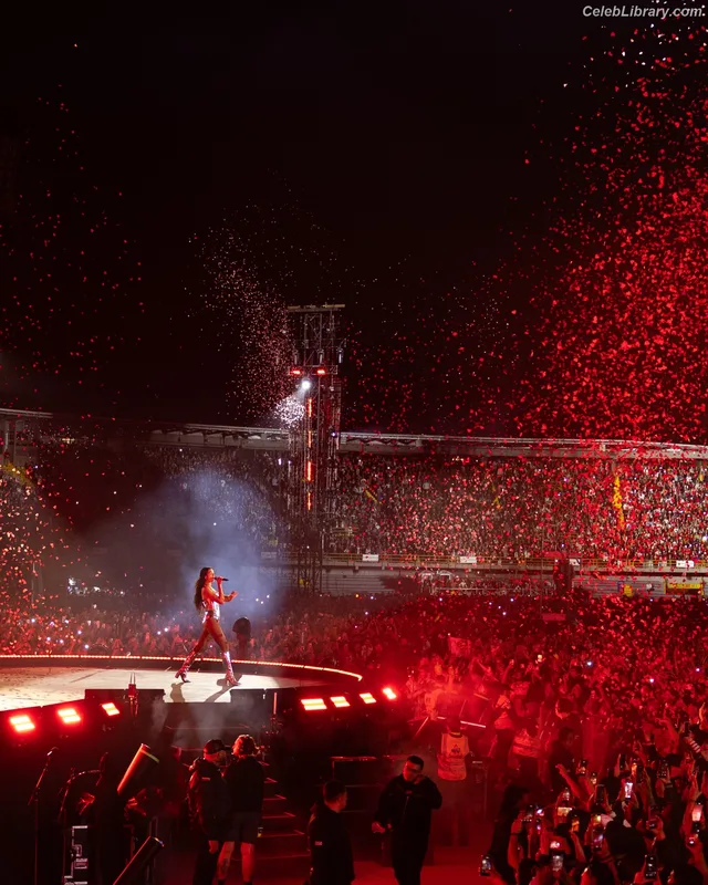 Dua Lipa photo 14 of 7804