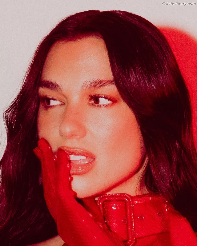 Dua Lipa photo 17 of 7804