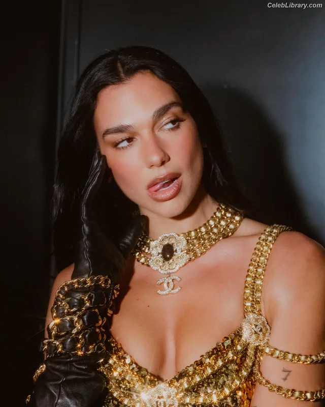 Dua Lipa photo 12 of 7804