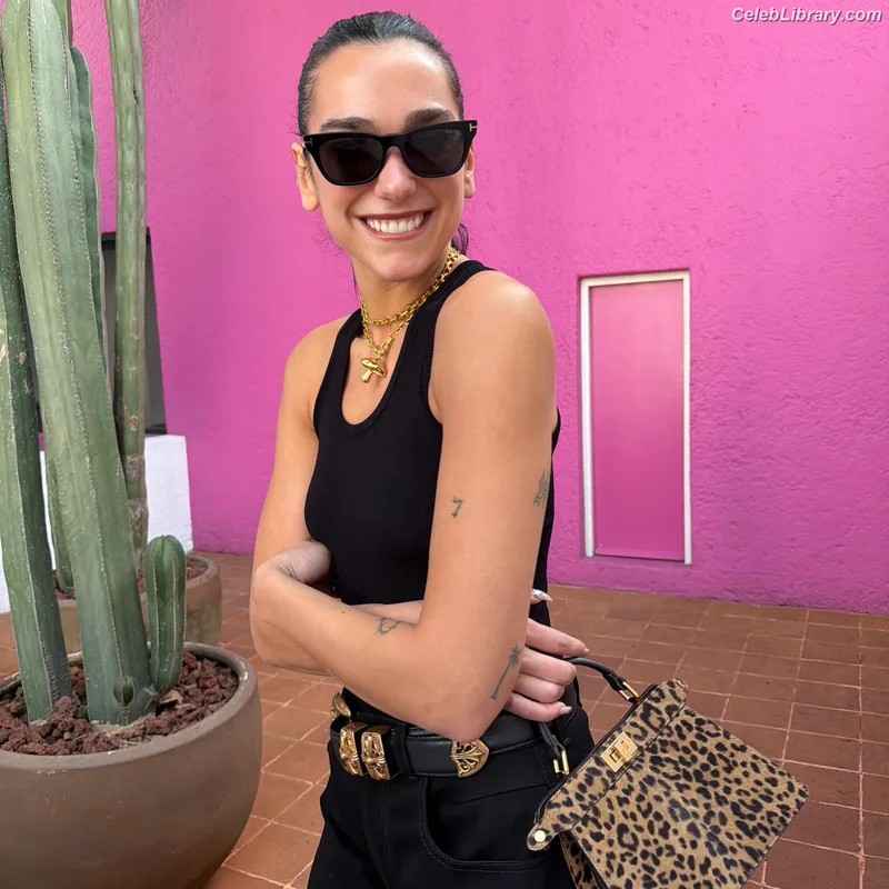 Dua Lipa photo 21 of 7804