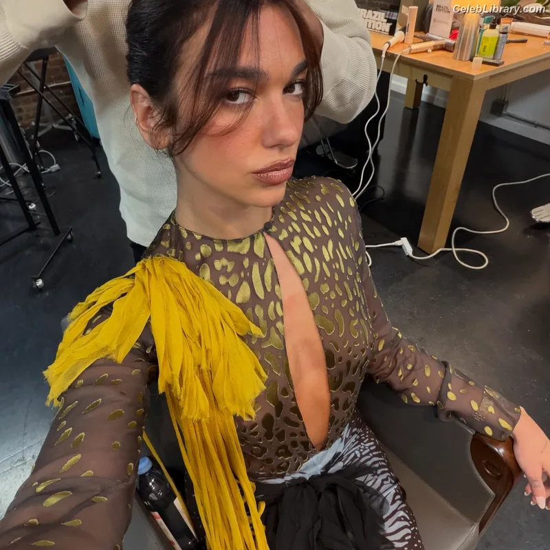 Dua Lipa photo 23 of 7804