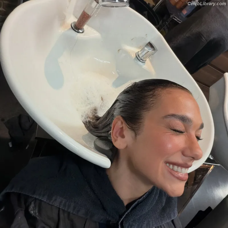 Dua Lipa photo 4 of 7804