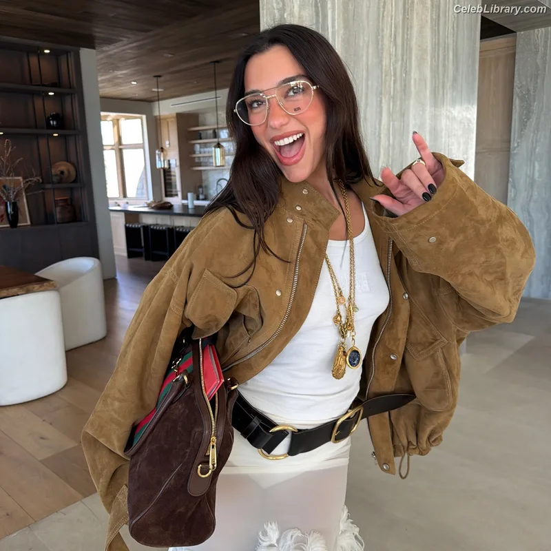 Dua Lipa photo 15 of 7804