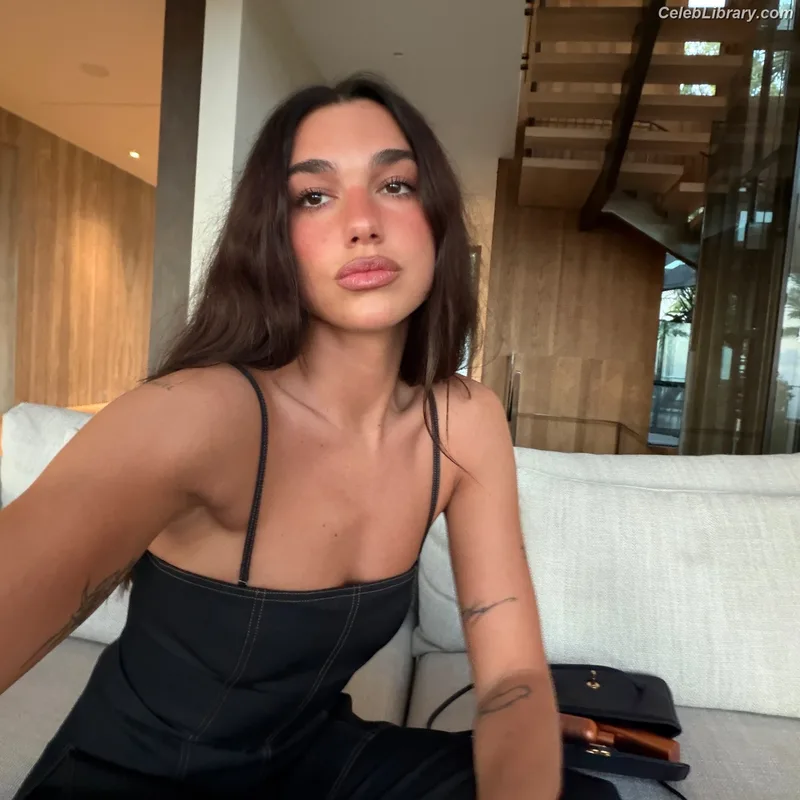 Dua Lipa photo 17 of 7804