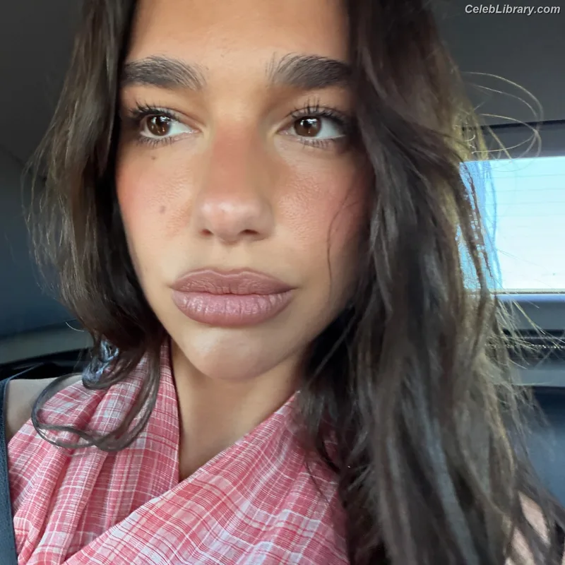 Dua Lipa photo 14 of 7804