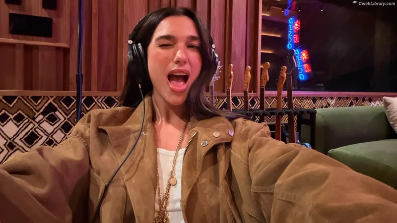 Dua Lipa photo 23 of 7804