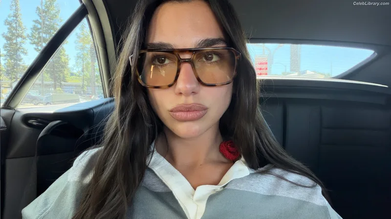 Dua Lipa photo 24 of 7804
