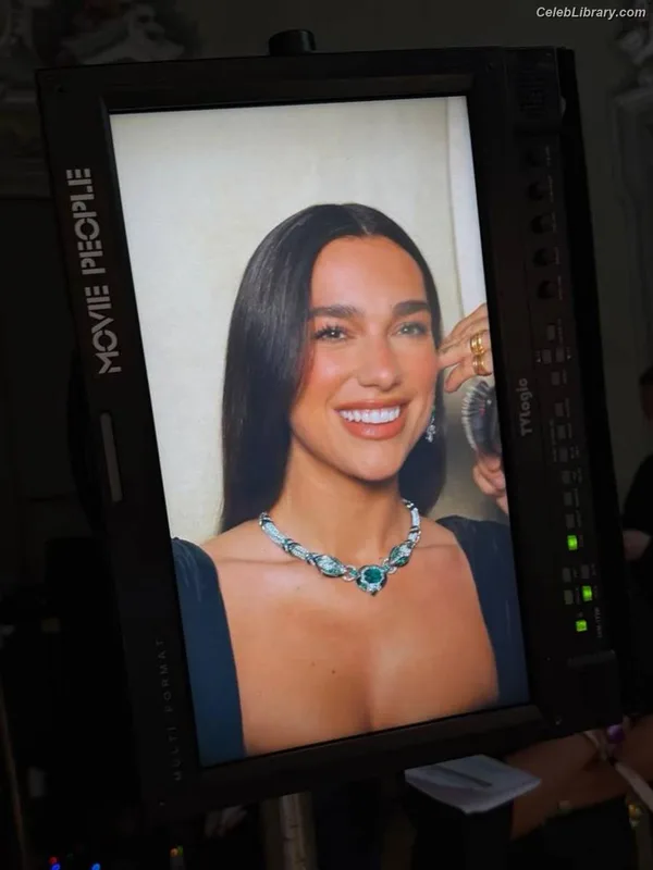 Dua Lipa photo 6 of 7804