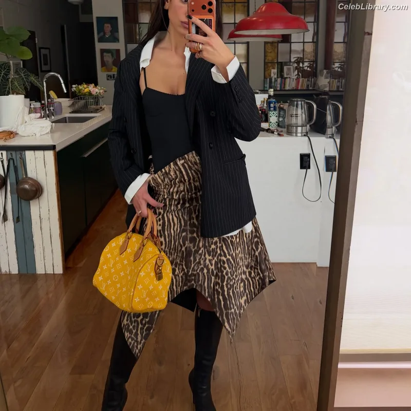 Dua Lipa photo 15 of 7804
