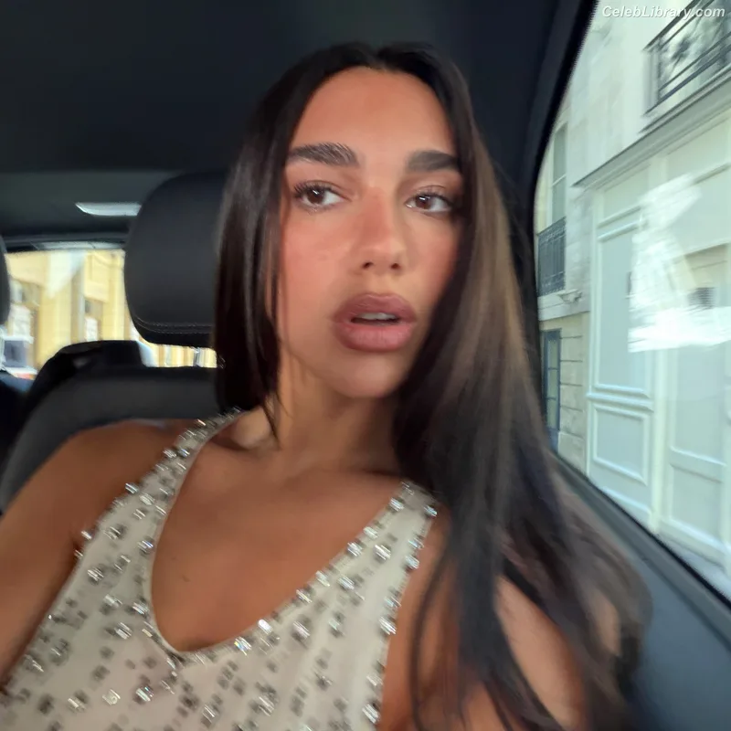 Dua Lipa photo 19 of 7804
