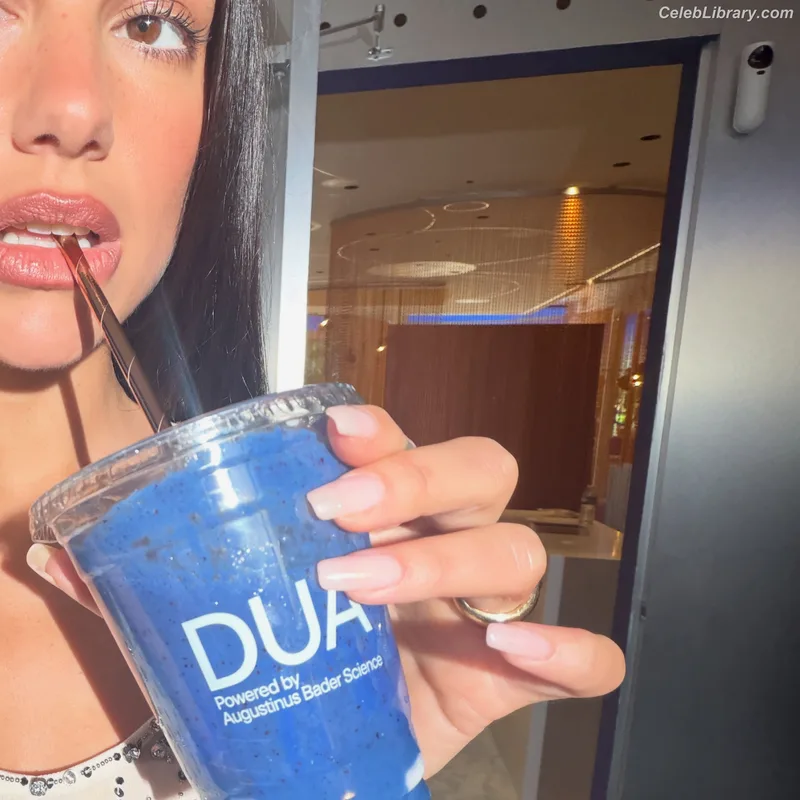 Dua Lipa photo 22 of 7804