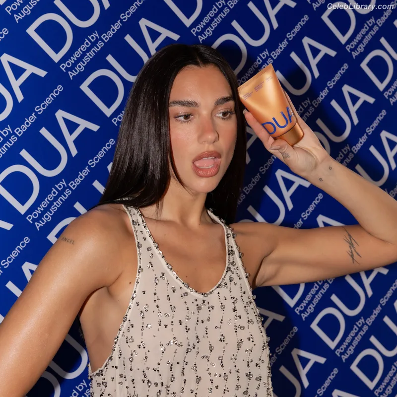 Dua Lipa photo 3 of 7804