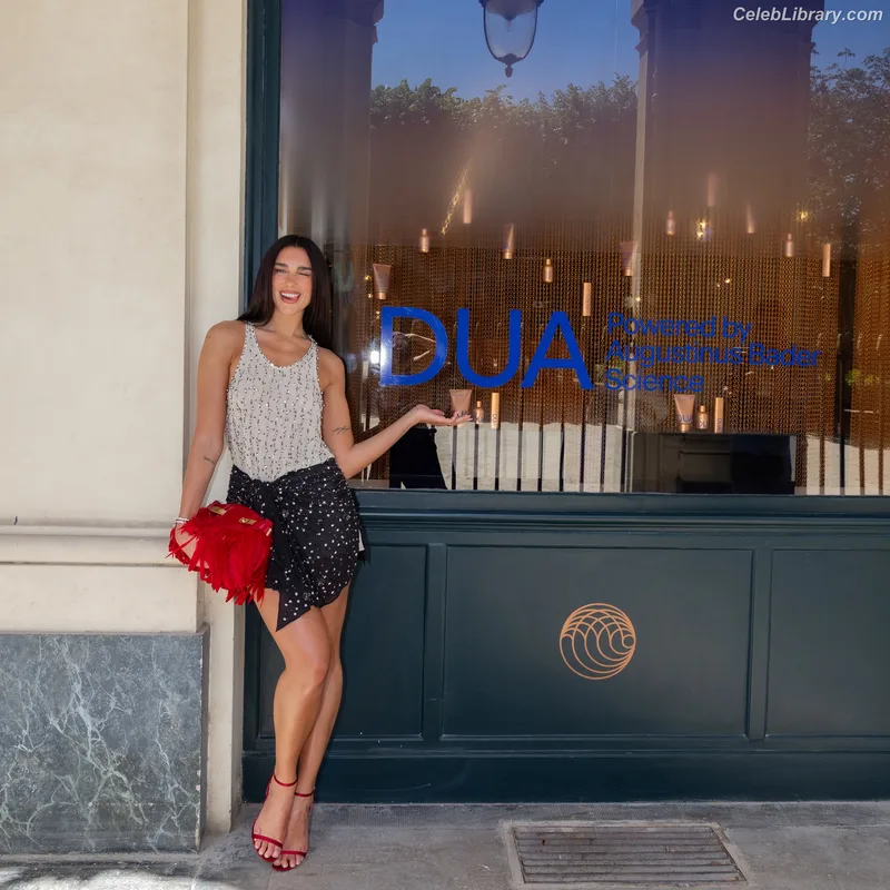 Dua Lipa photo 5 of 7804