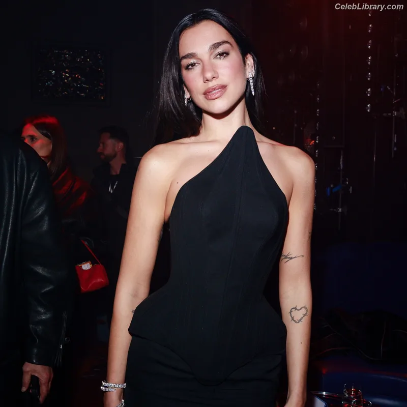 Dua Lipa photo 8 of 7804