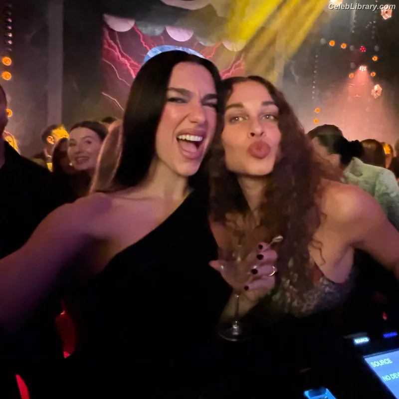 Dua Lipa photo 12 of 7804