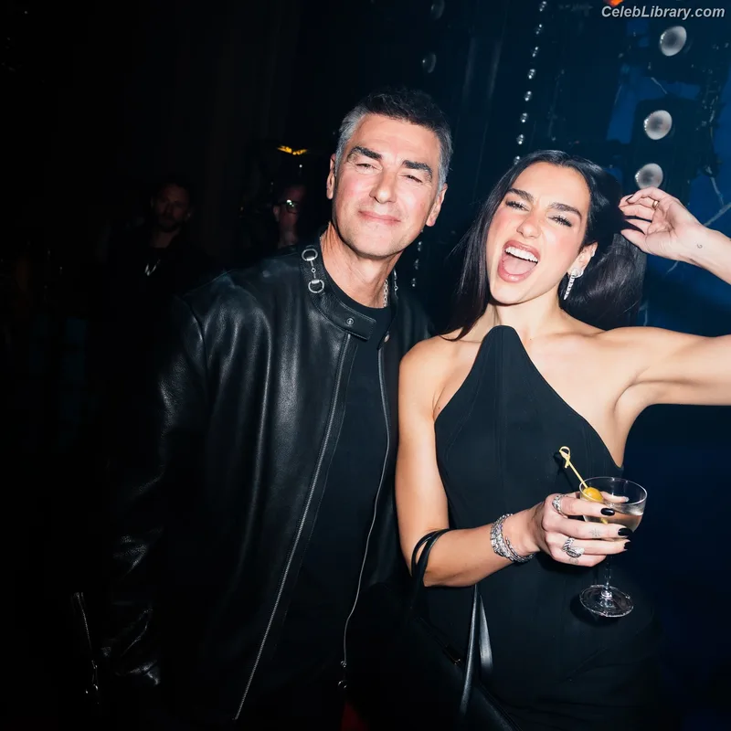 Dua Lipa photo 14 of 7804
