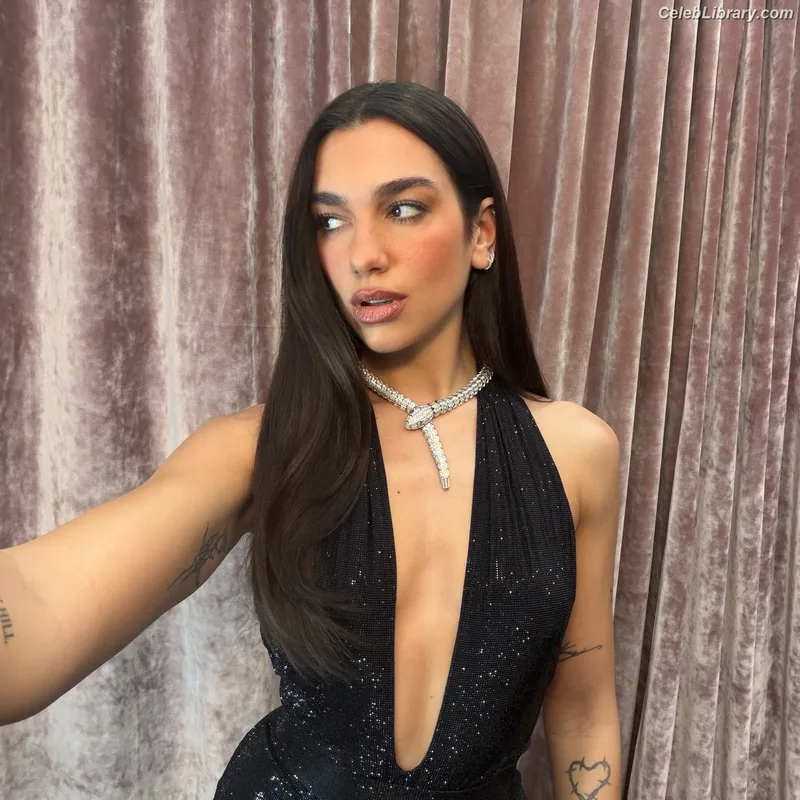 Dua Lipa photo 18 of 7804