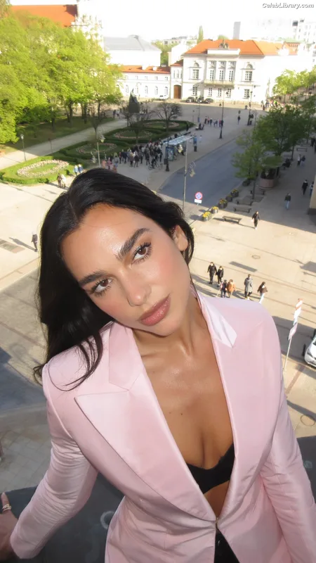 Dua Lipa photo 11 of 7804