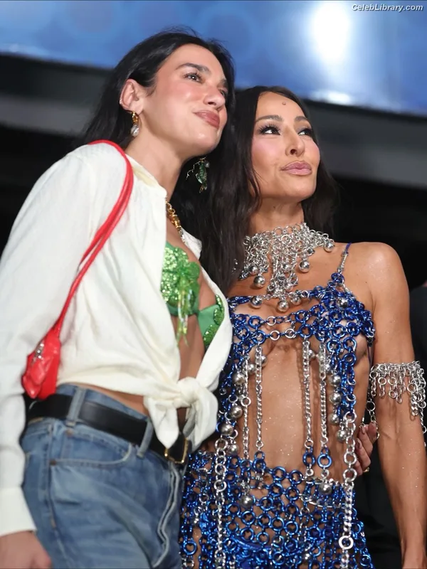 Dua Lipa photo 13 of 7804