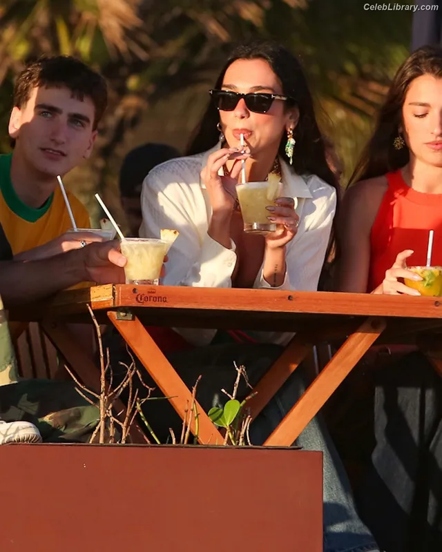 Dua Lipa photo 19 of 7804