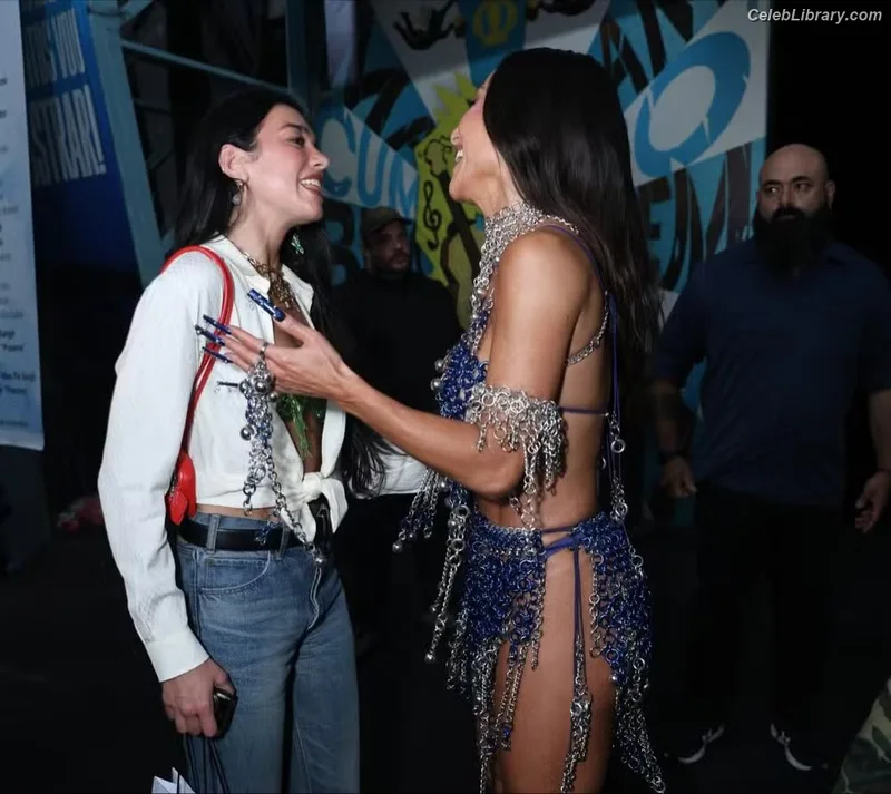 Dua Lipa photo 7 of 7804