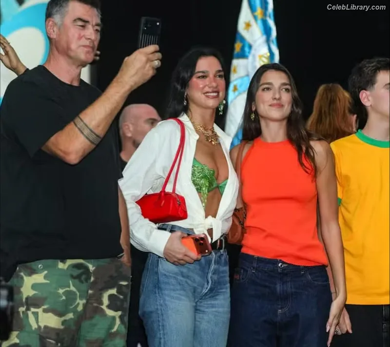 Dua Lipa photo 10 of 7804