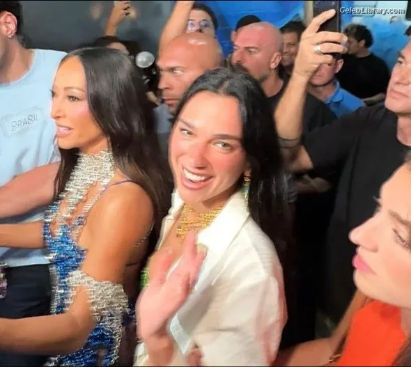 Dua Lipa photo 13 of 7804