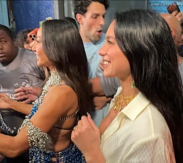 Dua Lipa photo 14 of 7804