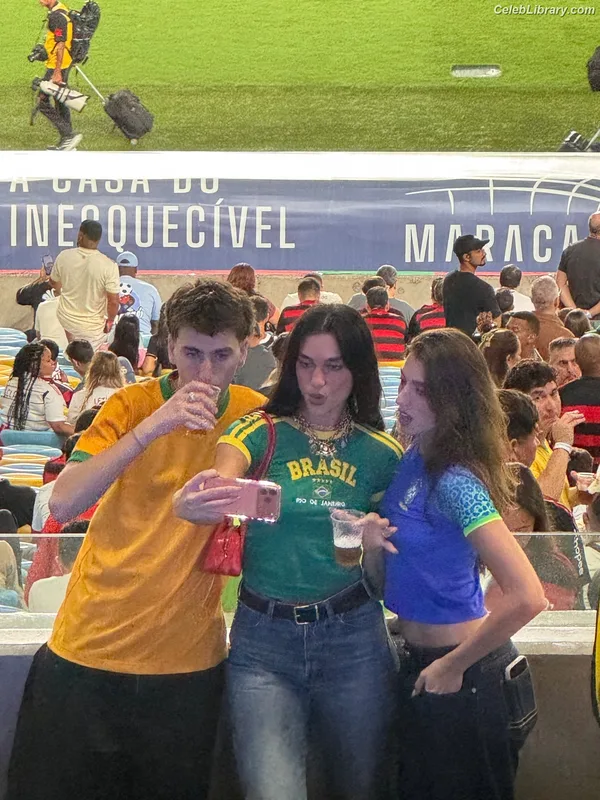 Dua Lipa photo 17 of 7804