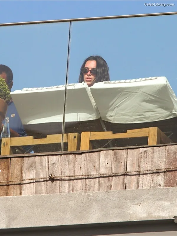 Dua Lipa photo 1 of 7804