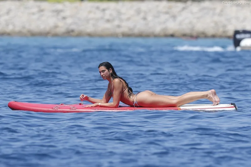 Dua Lipa photo 6 of 7804