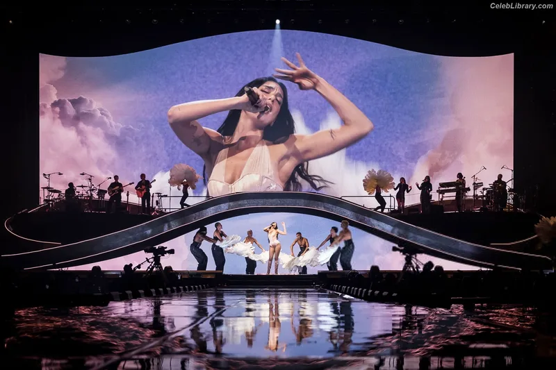 Dua Lipa photo 17 of 7804
