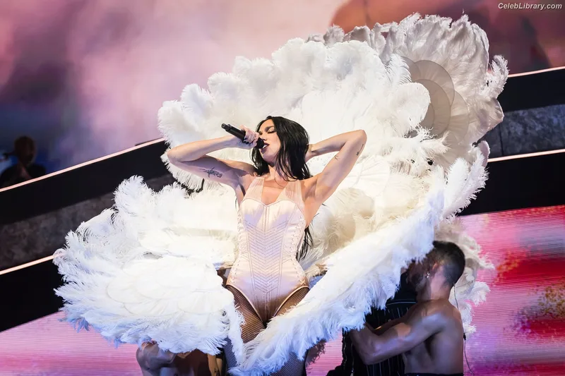 Dua Lipa photo 24 of 7804