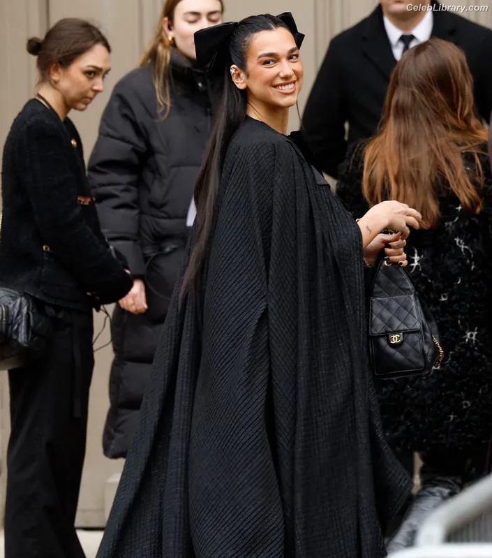 Dua Lipa photo 13 of 7804