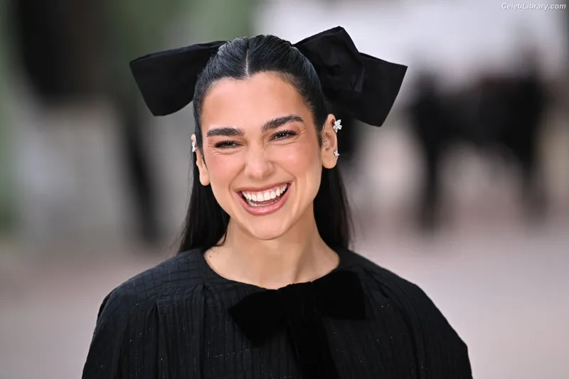 Dua Lipa photo 15 of 7804