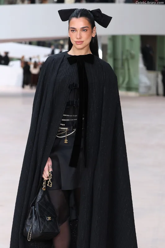 Dua Lipa photo 17 of 7804