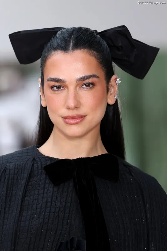 Dua Lipa photo 20 of 7804